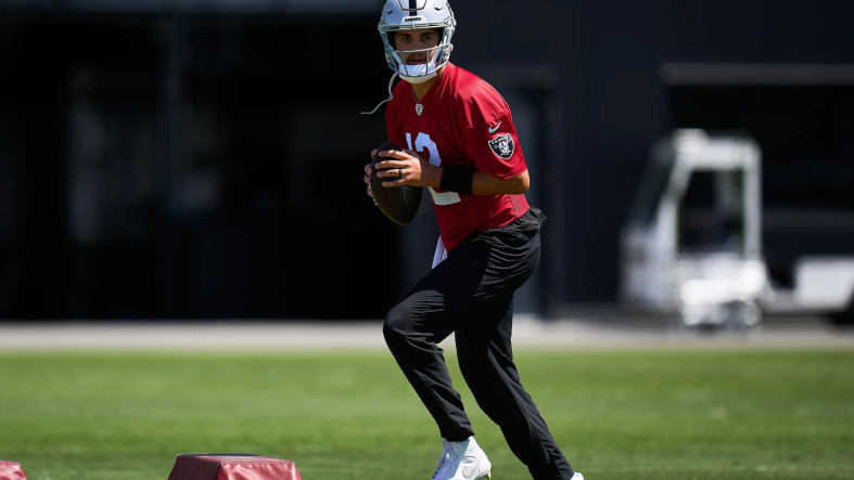 Las Vegas Raiders quarterback competition Aidan O'Connell